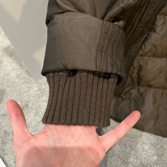 Burberry Women's Dark Brown Puffer Coat XS (needs repairs) - Picture 11 of 12